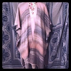 🌻NWOT BOHO PASTEL FRINGE RUANA COAT